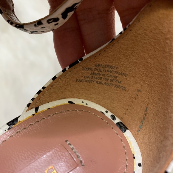 BCBGMAXAZRIA Elletta Heels - Picture 5 of 5